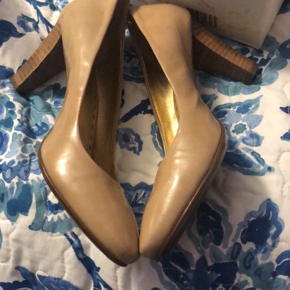 Authentic Coach Sheri Patent Leather Nude Heels - Picture 10 of 16